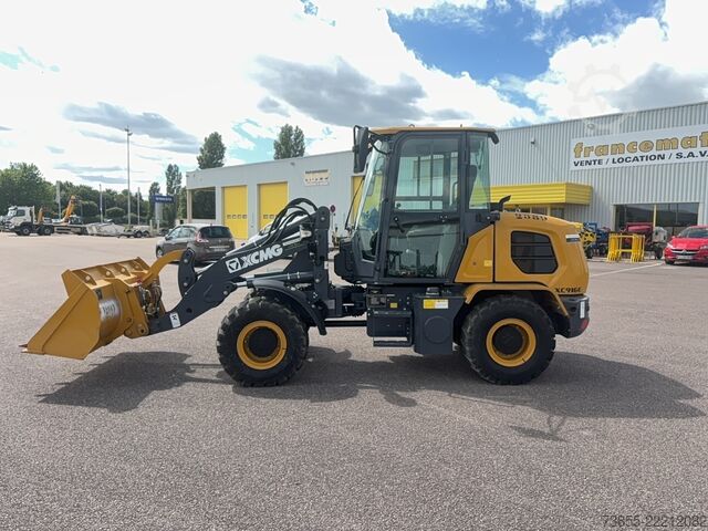 Wheel Loader XCMG XC916E with bucket and forks
