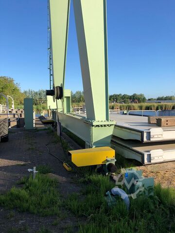 Entrindungsmaschine Kone 50 ton refit