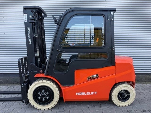 Electric 4-wheel forklift Noblelift FE4P30Q