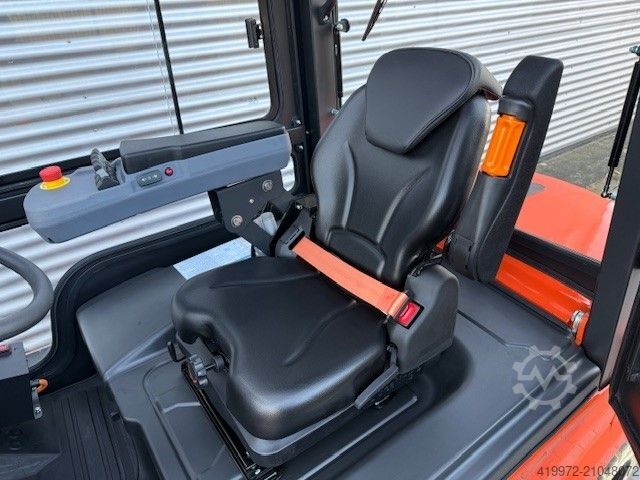 Electric 4-wheel forklift Noblelift FE4P30Q