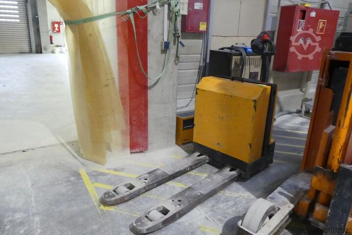 Niederhubwagen Jungheinrich 