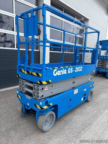 Scherenhebebühne Genie GS 2032 8,10m Scherenarbeitsbühne *Akkus NEU*