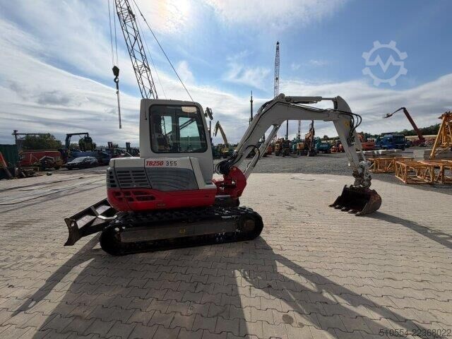 Minibagger Takeuchi TB 250 V3 /Schnellwechsler/ Tilt /Gewicht 4,9 to