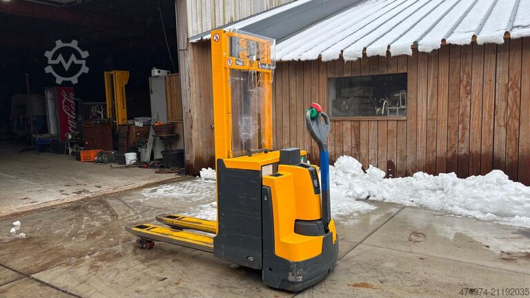 Niederhubwagen Jungheinrich EJD 220 2013