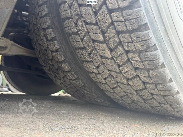 Standard tractor Volvo FH16 660 6x4 Truck w/ Hydraulics.