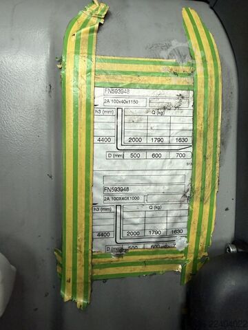 Electric 4-wheel forklift Jungheinrich EFG 320 / 4820 Std.
