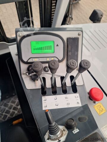 Four-way Counterbalance Forklift Truck Combilift CBE 3000