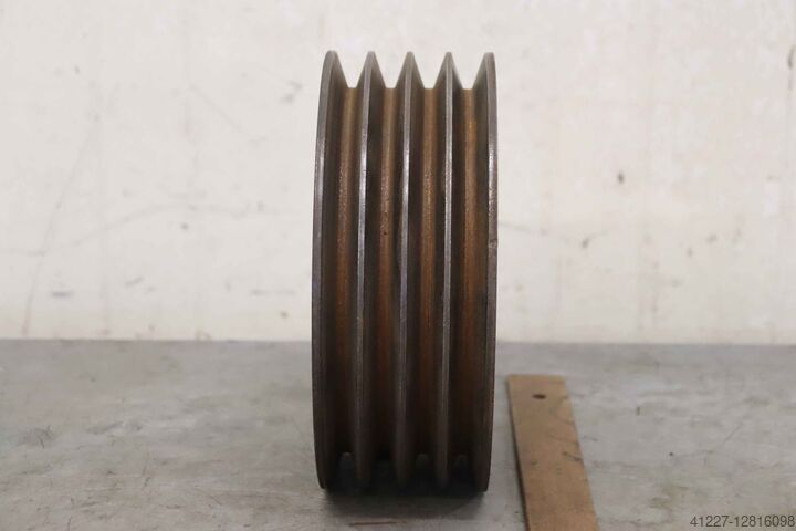 4-groove V-belt pulley Guss SPB 220-4 (17 mm)