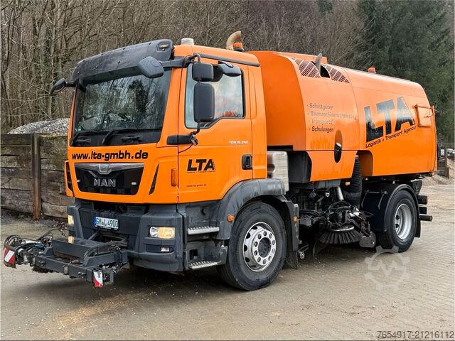 Sweeper truck MAN TGM 18.290