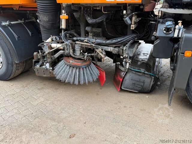Sweeper truck MAN TGM 18.290