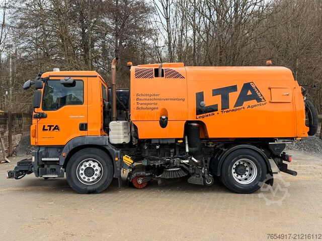 Sweeper truck MAN TGM 18.290