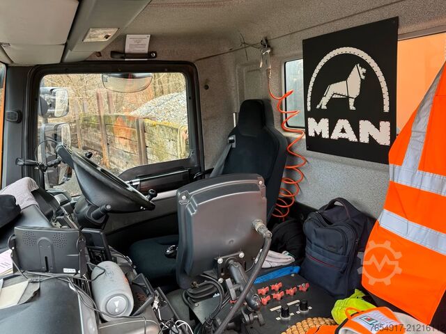 Sweeper truck MAN TGM 18.290