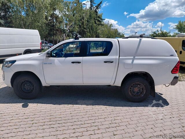 Van TOYOTA Hilux Double Cab Duty 4x4
