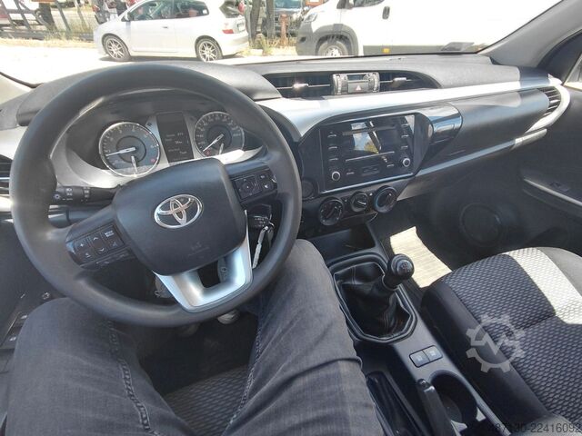 Van TOYOTA Hilux Double Cab Duty 4x4