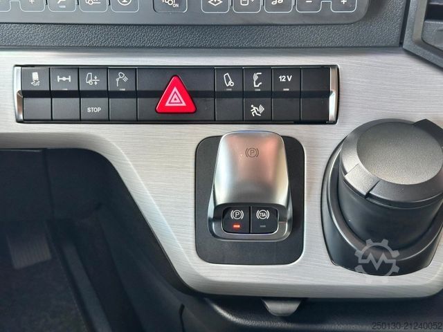 Standard tractor unit MERCEDES-BENZ Actros 1853 LS 4x2 BL Schubbodenhydraulik