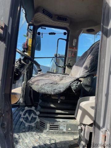 Wheel loader Hitachi ZW140
