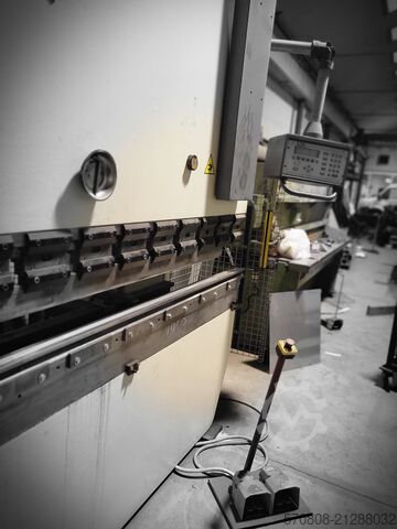 Abkantpresse SALA 3000 x 110 Tonnen SALA 3000 X 100 CN