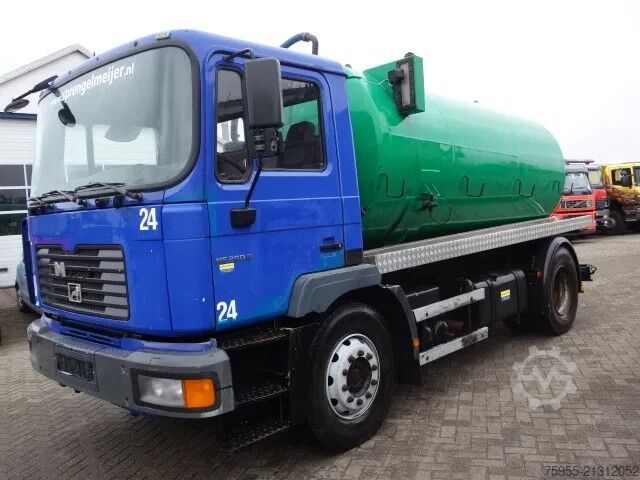 Suction vehicle MAN 18.284 6CIL VACUUMTANK TOILET TRUCK,MANUAL POMP