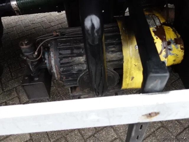 Suction vehicle MAN 18.284 6CIL VACUUMTANK TOILET TRUCK,MANUAL POMP