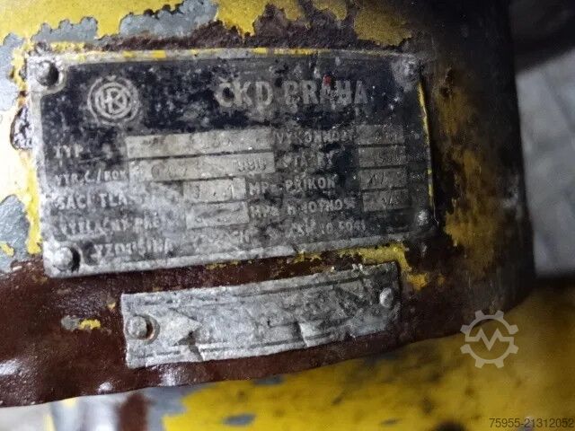 Suction vehicle MAN 18.284 6CIL VACUUMTANK TOILET TRUCK,MANUAL POMP