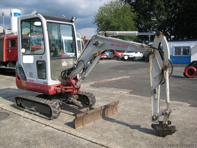 Mini excavator TAKEUCHI TB 219 mit Vollkabine / 2685 Stunden / 2070 kg