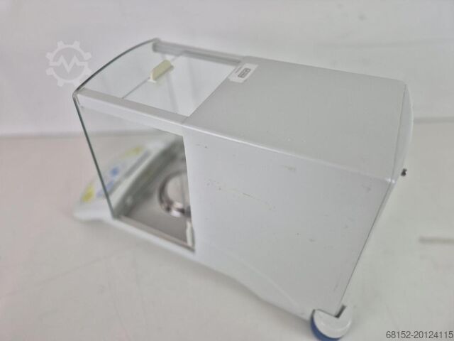 Adam Solent PW124 Analytical Balance Adam Solent PW124