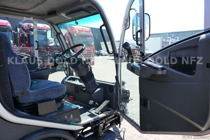 Sonderausbau-Transporter Bucher Citycat 2020 Kehrmaschine