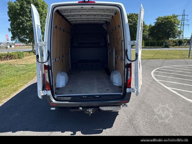 Kastenwagen MERCEDES-BENZ Sprinter 319 4x4/SCHWINGSITZ/KAMERA/AHK3,50TO