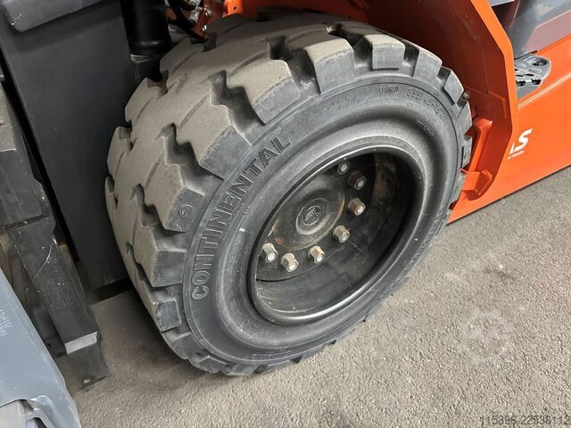 Elektro 4 Rad-Stapler Toyota 8FBMT50 - TRIPLEX 6,5 m - NEUWERTIG !!!