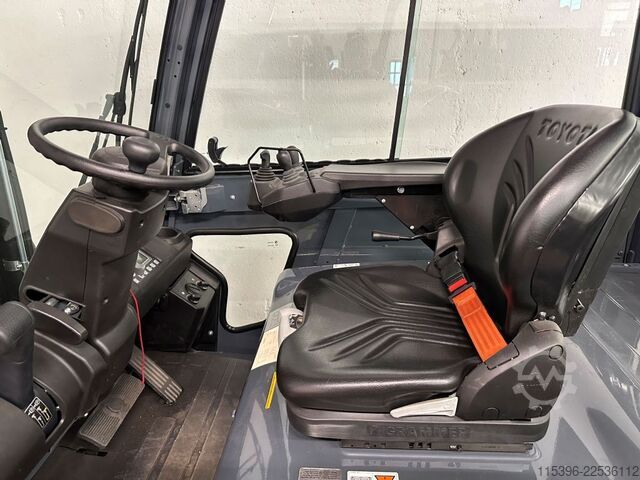 Elektro 4 Rad-Stapler Toyota 8FBMT50 - TRIPLEX 6,5 m - NEUWERTIG !!!