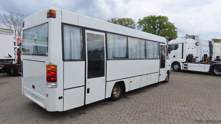 Mercedes-Benz 815 D 31 places! Manual injection Mercedes-Benz 815 D 31 places! Manual injection