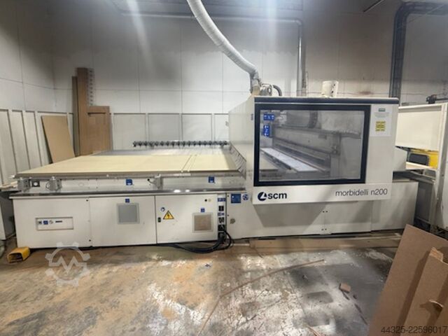 Bearbeitungszentrum mit Nestingtisch SCM MORBIDELLI N200