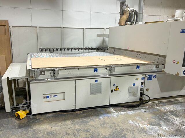 Bearbeitungszentrum mit Nestingtisch SCM MORBIDELLI N200