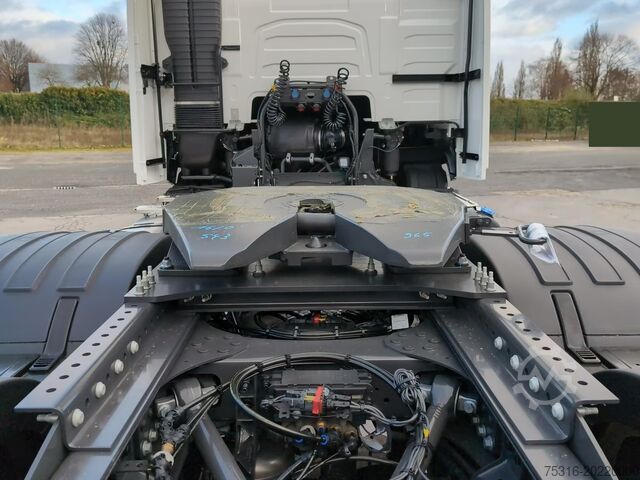 Standard tractor unit Volvo FH 540
