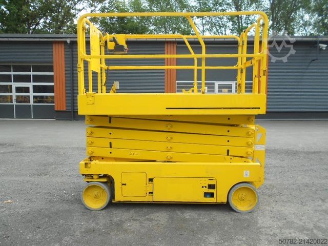 Work platform GENIE GS 3246, Scherenarbeitsbühne Genie 11,9 m