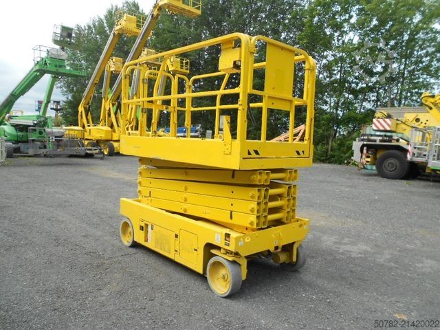 Work platform GENIE GS 3246, Scherenarbeitsbühne Genie 11,9 m
