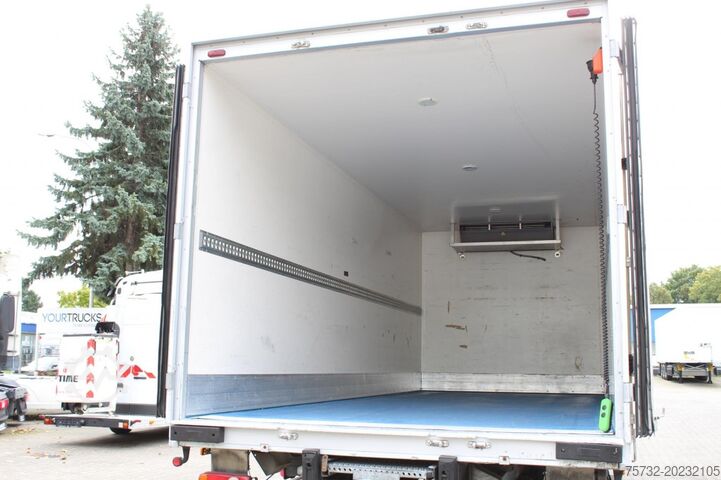 Refrigerated truck Renault D 12  Carrier Supra 550 Strom Tür LBW FRC 2027