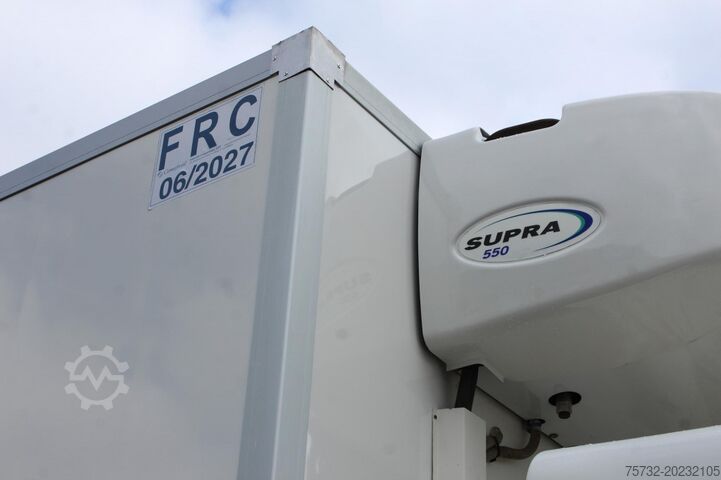 Refrigerated truck Renault D 12  Carrier Supra 550 Strom Tür LBW FRC 2027