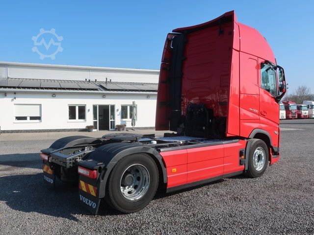 Standard tractor unit Volvo FH 500 Globe XL Retarder I-Park Cool Leder