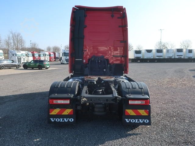 Standard tractor unit Volvo FH 500 Globe XL Retarder I-Park Cool Leder