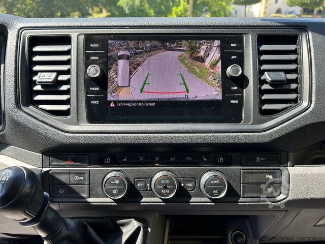 Kleinbus VW CRAFTER 6 SITZER KLIMAAUTO. ACC NAVI KAMERA PDC
