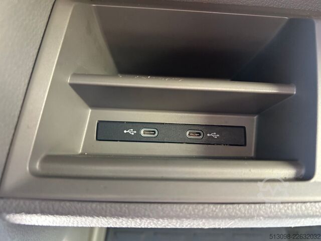 Kleinbus VW CRAFTER 6 SITZER KLIMAAUTO. ACC NAVI KAMERA PDC