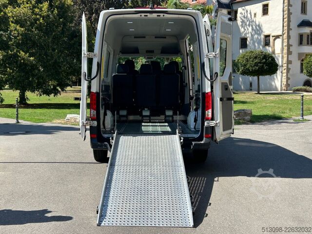 Kleinbus VW CRAFTER 6 SITZER KLIMAAUTO. ACC NAVI KAMERA PDC