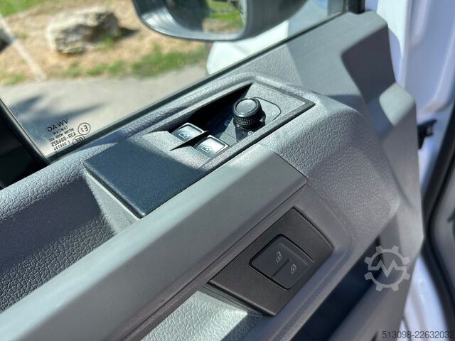 Kleinbus VW CRAFTER 6 SITZER KLIMAAUTO. ACC NAVI KAMERA PDC