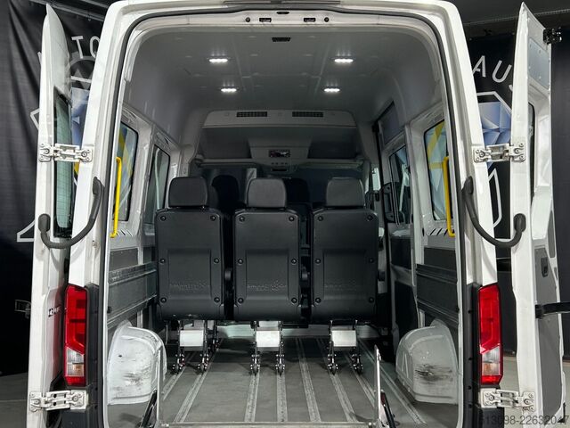 Minibus VW CRAFTER 8 SITZER KLIMAAUTO. ACC NAVI KAMERA PDC