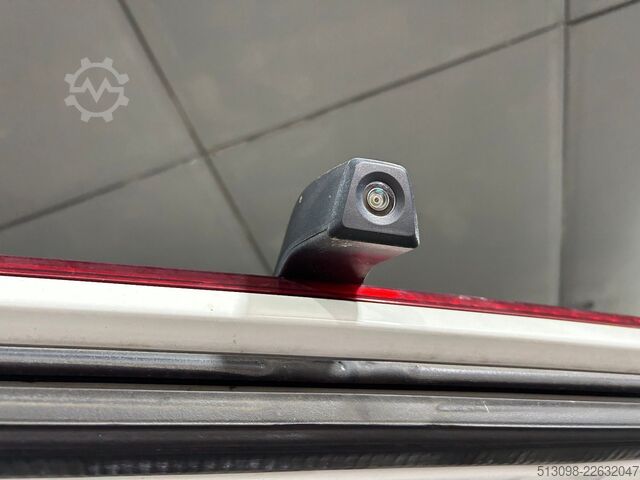 Minibus VW CRAFTER 8 SITZER KLIMAAUTO. ACC NAVI KAMERA PDC