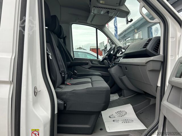 Minibus VW CRAFTER 8 SITZER KLIMAAUTO. ACC NAVI KAMERA PDC