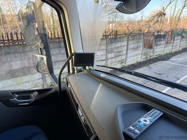 LKW mit festem Aufbau, Kran und Anhänger Volvo / Fassi / SDC FH500 / F660RA2.26