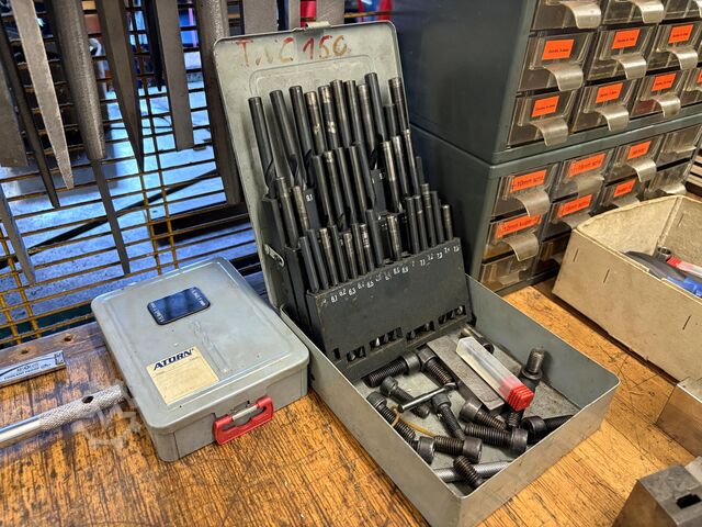 Workbench with contents GÖDDE Workbench with contents