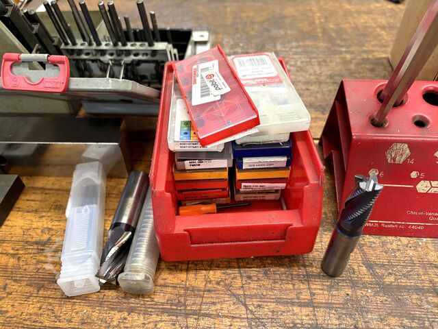 Workbench with contents GÖDDE Workbench with contents